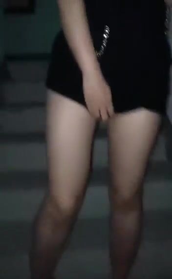Sờ lồn bóp vú con đĩ dâm của thằng bạn